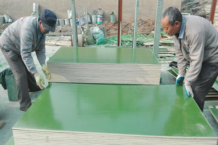 引領(lǐng)建筑新潮流：塑面/覆塑建筑模板，打造高品質(zhì)工程的高效之選